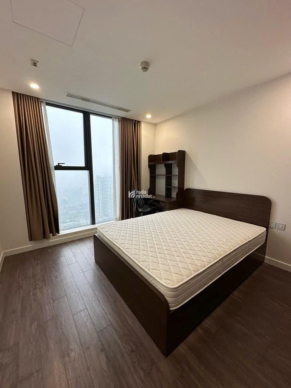 Cho thuê penthouse Sunshine City 170m2 4PN. Giá cho thuê chỉ 45 triệu. Nhà mới 100%. 0982 623 ***