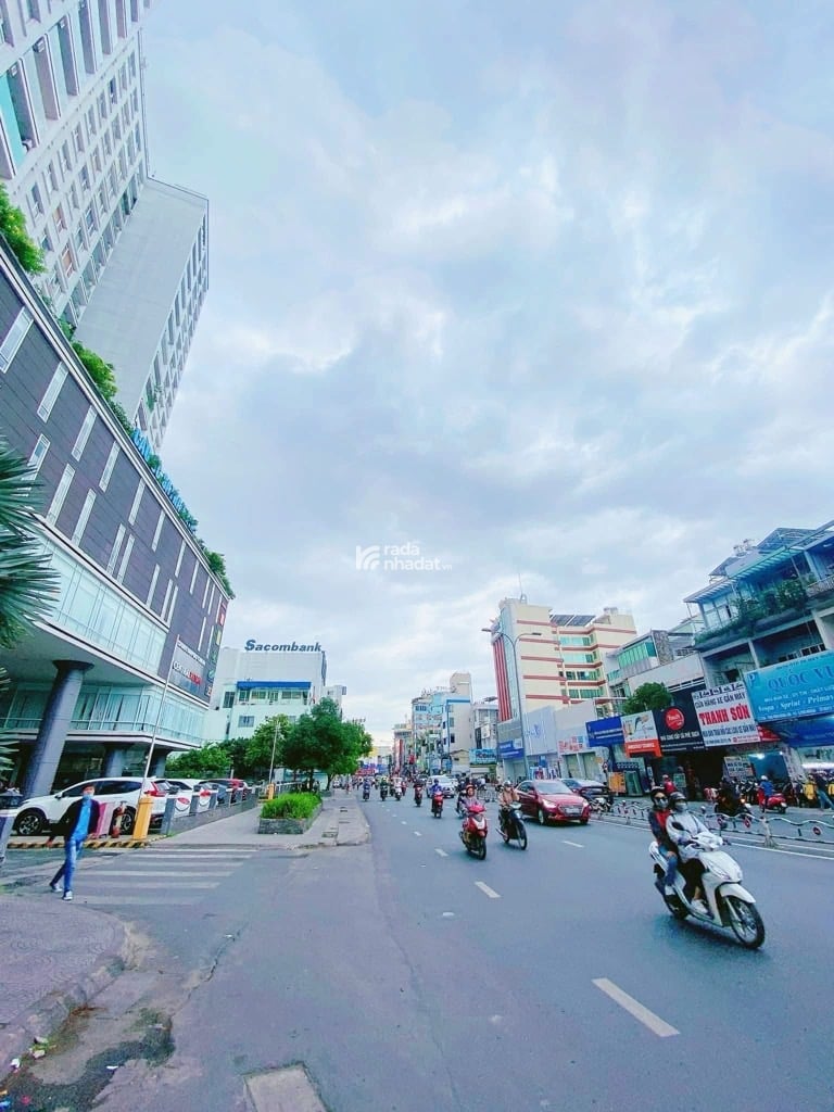 MẶT TIỀN KINH DOANH PHỐ ẨM THỰC PHAN XÍCH LONG - PHAN ĐĂNG LƯU PHÚ NHUẬN - DT 46M2 - 2 TẦNG