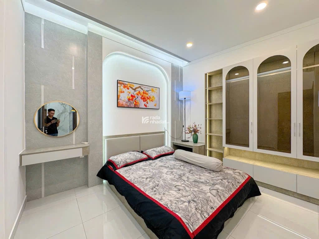 Bán nhà đẹp full nội thất Trần Xuân Soạn Q7--kết cấu bê tông --3PN - có bãi ôtô - nhỉnh 6T TL