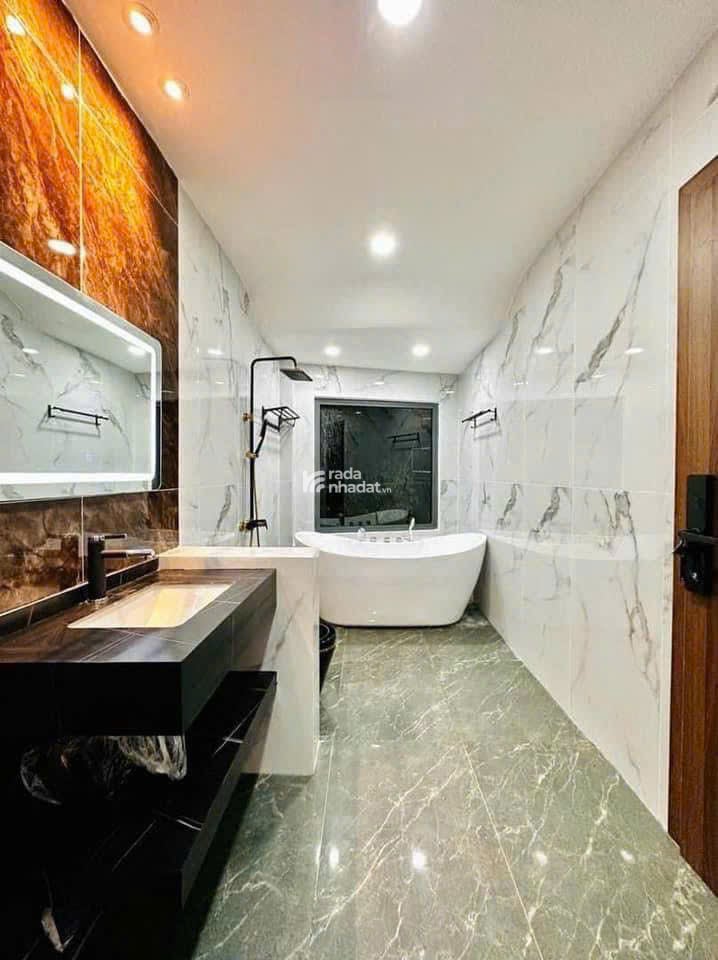 NHÀ ĐẸP 5x13 HẺM XE TẢI  ĐƯỜNG QUANG TRUNG, chỉ hơn 6 tỷ