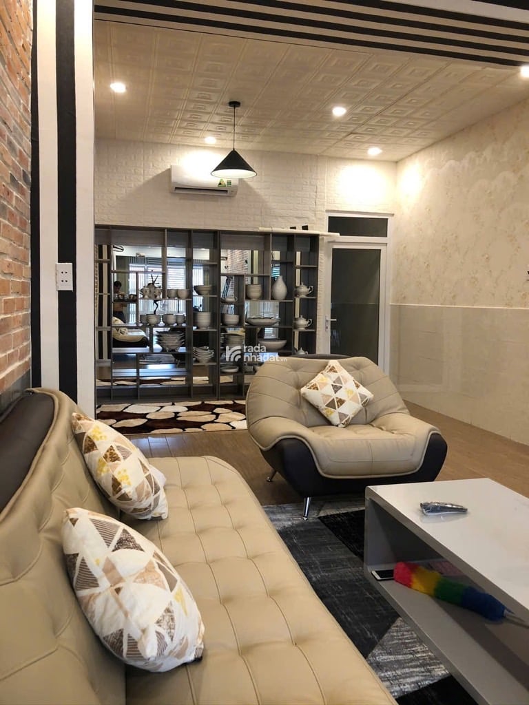 NHÀ MẶT TIỀN ĐƯỜNG SỐ 4.  PHƯỚC BÌNH, QUẬN 9. GIÁ NHỈNH 10 TỶ