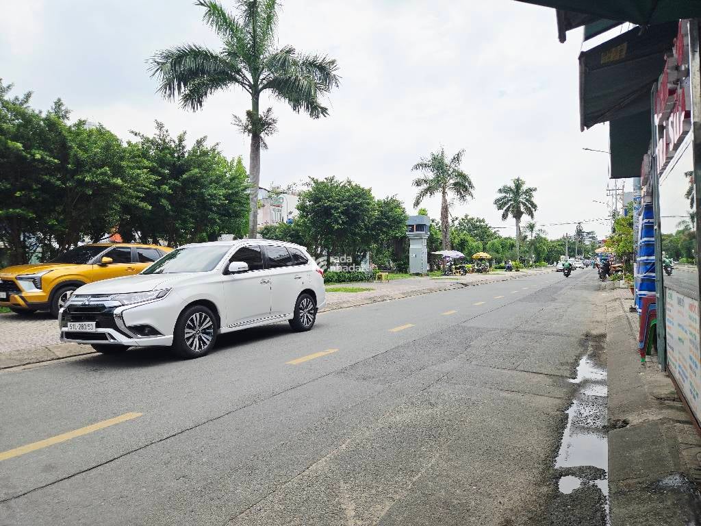 HẺM XE HƠI LƯU CHÍ HIẾU, TÂN PHÚ, CHUẨN 72M2 HIẾM CÓ. GIẢM 550TR CHỈ CÒN 5.3T TL TỐT