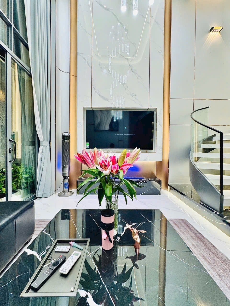 SIÊU PHẨM NHÀ 4 TẦNG – THANG MÁY – FULL NỘI THẤT CAO CẤP – SÂN THƯỢNG LUNG LINH