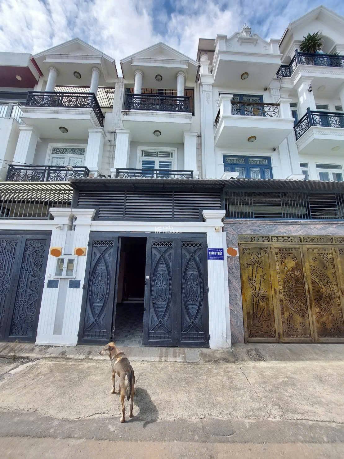 CHO THUÊ NHÀ SÂN ĐẬU XE HƠI NGAY HIỆP BÌNH, GẦN PHẠM VĂN ĐỒNG TTTM GIGAMAIL 