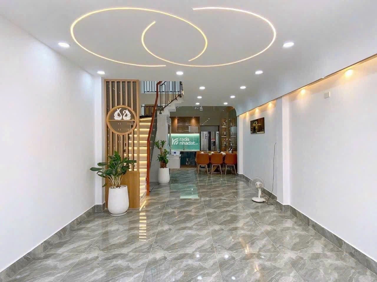 Hạ giá! Bán nhà 64m2 Võ Văn Tần, Q3. Gần công viên Tao Đàn. Hẻm 5m. Sổ riêng
