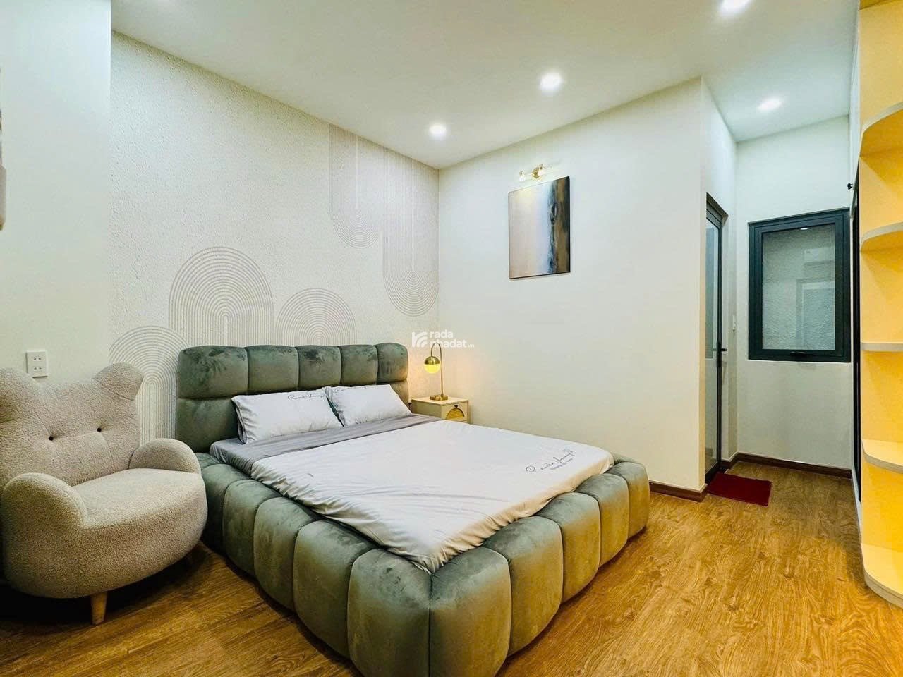 Hạ giá! Bán nhà 64m2 Võ Văn Tần, Q3. Gần công viên Tao Đàn. Hẻm 5m. Sổ riêng