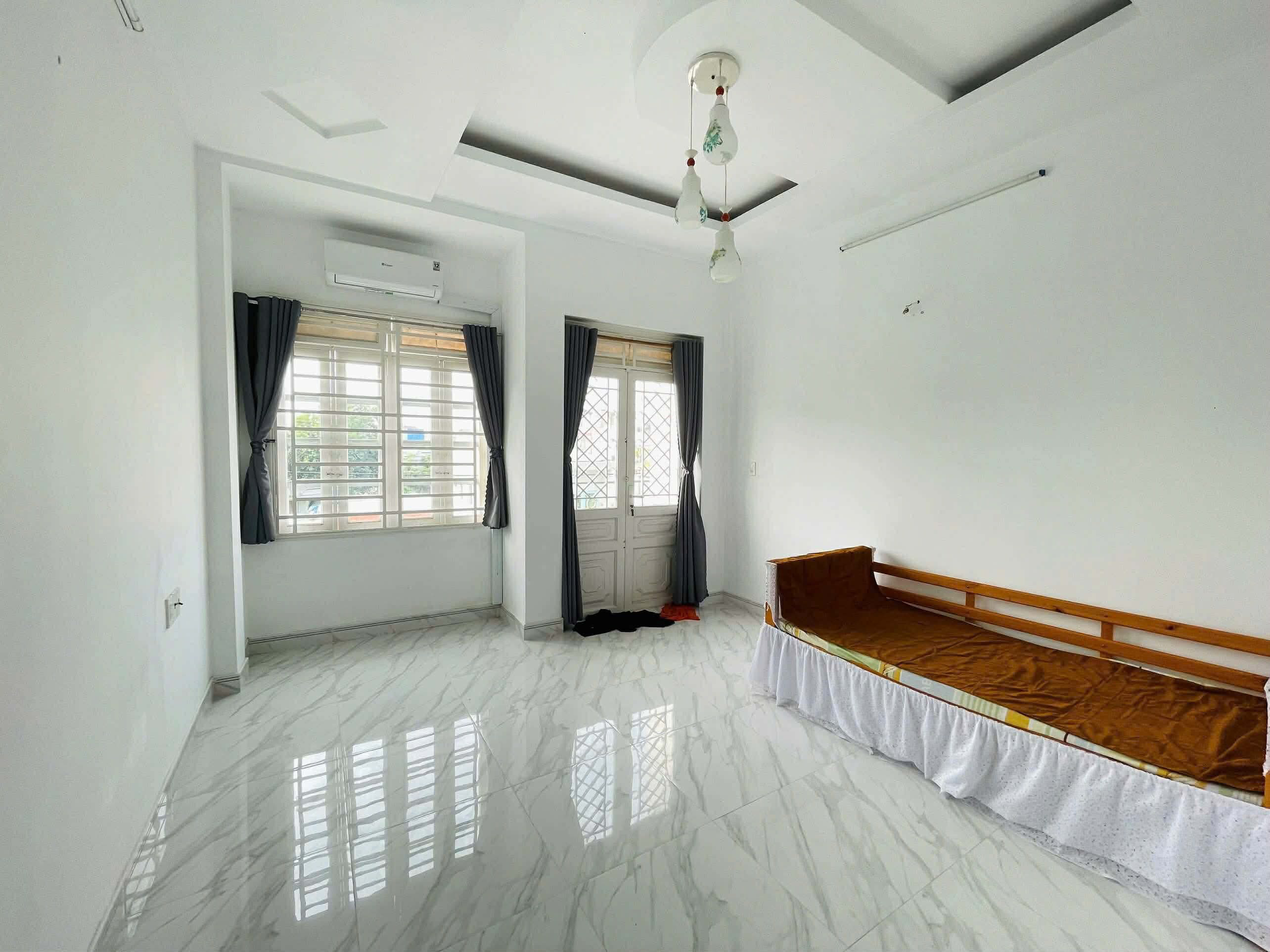  NHÀ 3 TẦNG 2 MẶT TIỀN TRƯỚC SAU, KINH DOANH -TRUNG MỸ TÂY 03 – XE TẢI THÔNG TỚI NHÀ