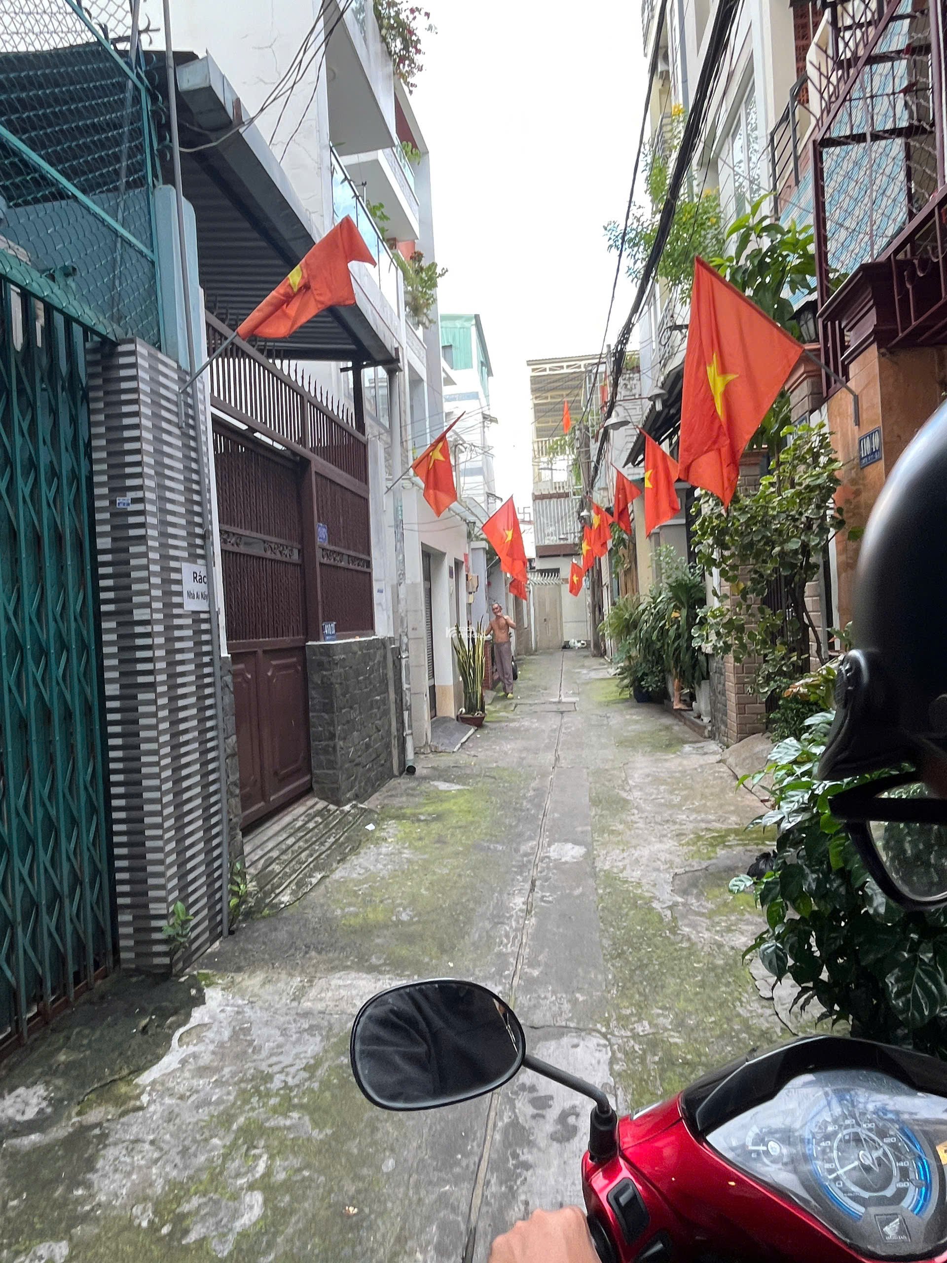 BÁN NHÀ HẺM 3 GÁC - 8.5 tỷ 5 tầng - có thang máy