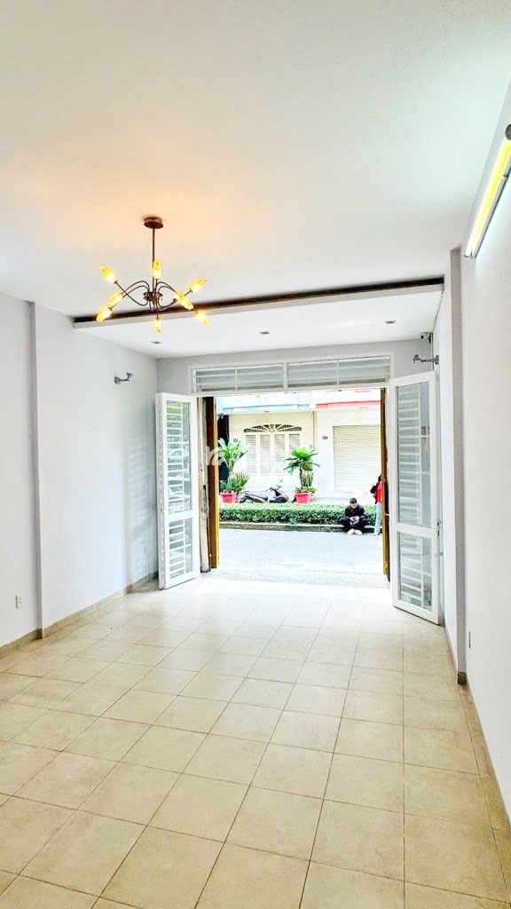 Bán nhà mặt tiền 2 lầu KDC Cao Lỗ Phường 4 Quận 8 - Giá: 13 Tỷ nhỉnh