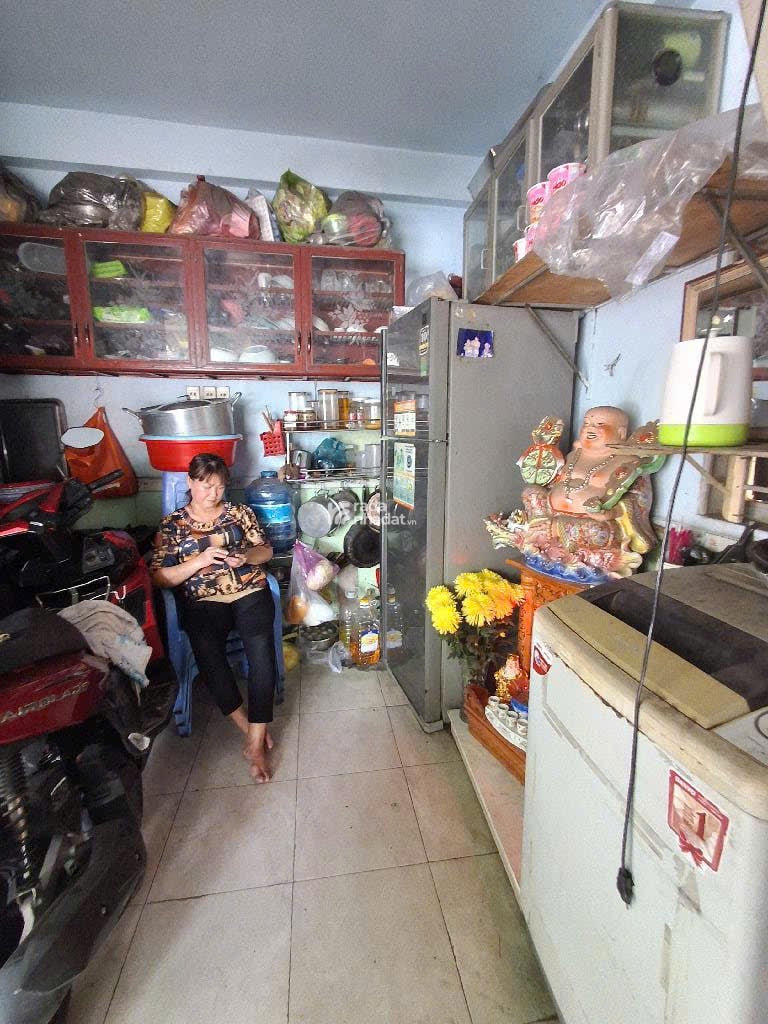 Sát mặt tiền KCX Tân Thuận- hẻm ba gác  - tiện sang Q1.4  - thông số đẹp 30 MV - chỉ 2T6 TL