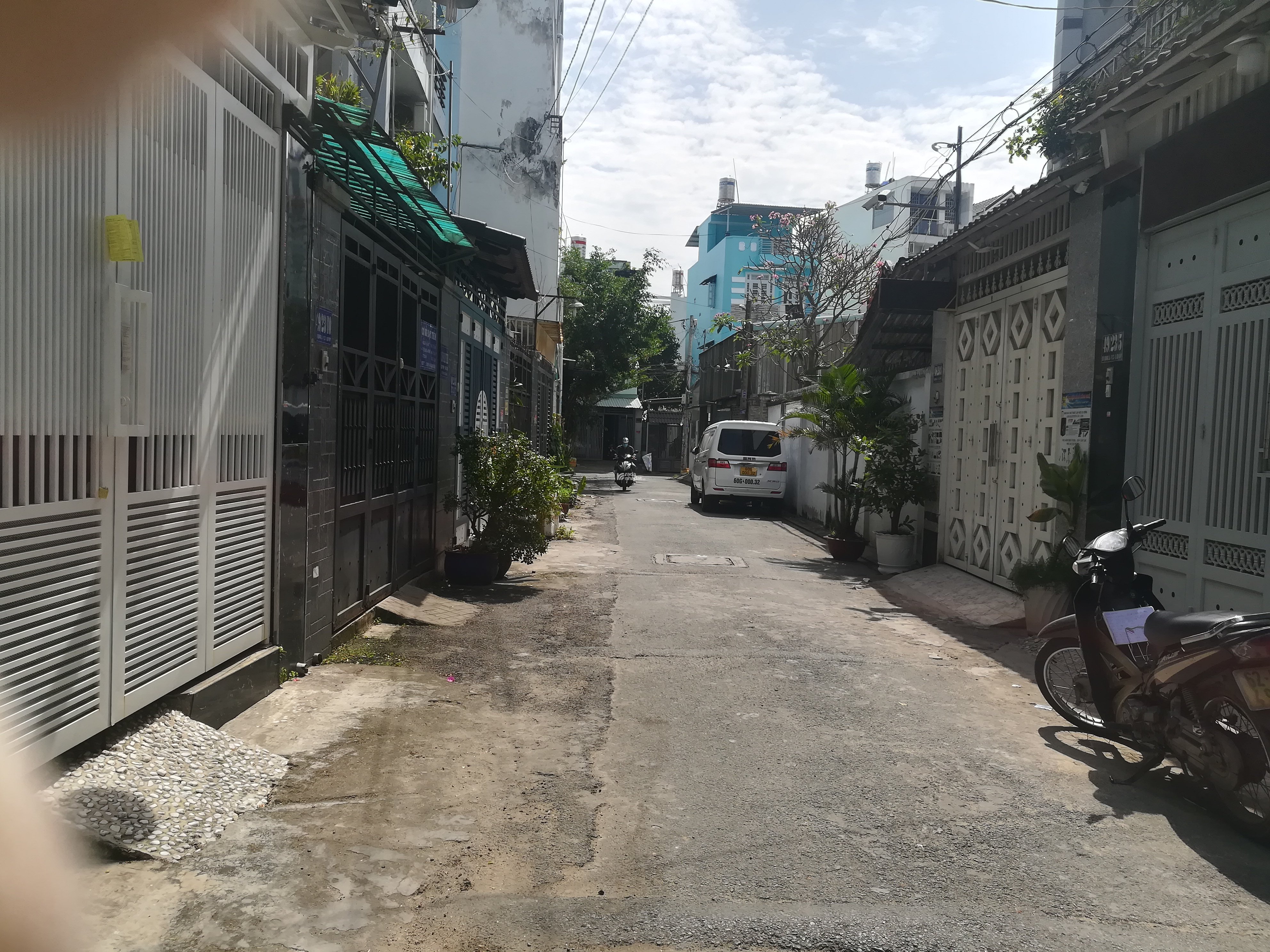   Nhà ở hơn 4 tỷ  đường Bùi Quang Là, P12 , Gò Vấp. 