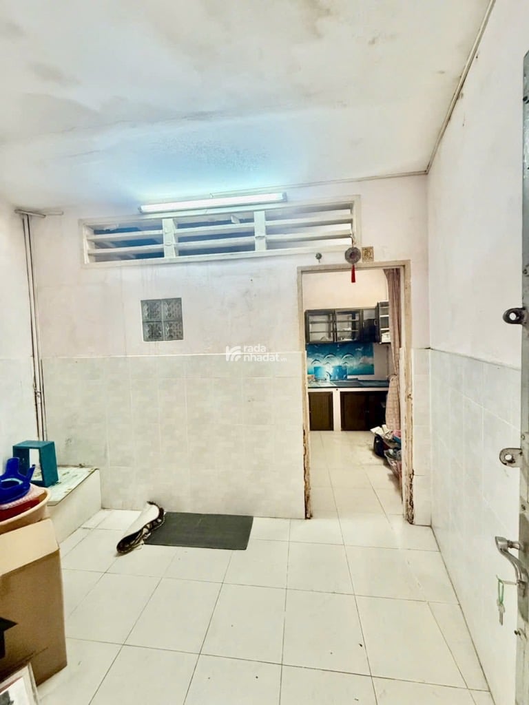 HẺM XE HƠI SÁT VÁCH. HOÀNG HOA THÁM, BÌNH THẠNH, 2 TẦNG Ở NGAY. GIẢM 550TR CHỈ CÒN 3.25T TL 