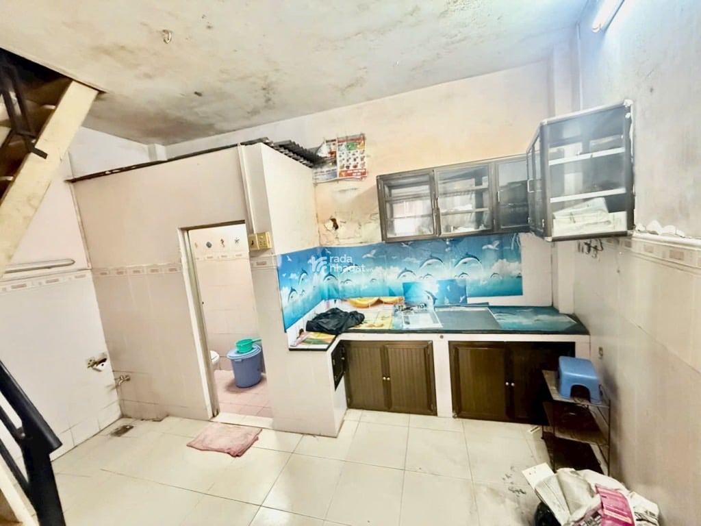 HẺM XE HƠI SÁT VÁCH. HOÀNG HOA THÁM, BÌNH THẠNH, 2 TẦNG Ở NGAY. GIẢM 550TR CHỈ CÒN 3.25T TL 