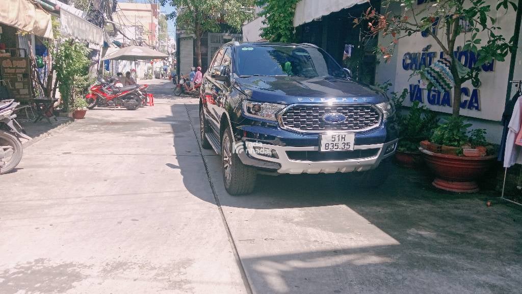 NHÀ ĐẸP 49,5M2 - THOÁNG MÁT VÀO Ở NGAY - Ô TÔ ĐỔ CỬA - SÁT VÁCH QUẬN TÂN PHÚ 