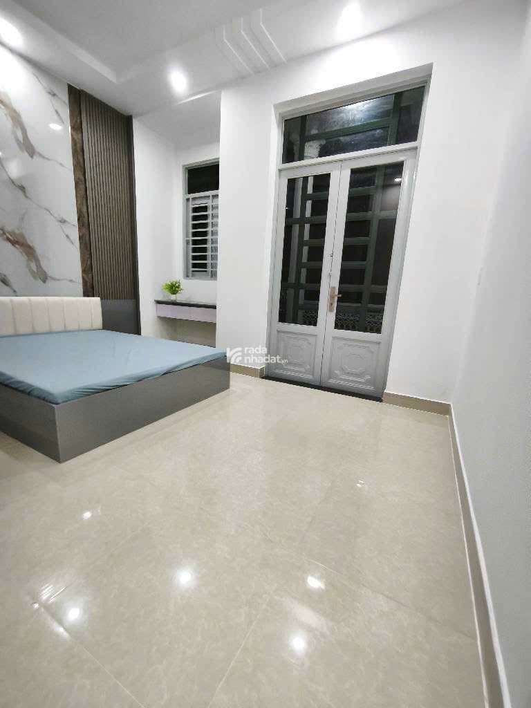 Bán Gấp Nhà Phố 2 Tầng Đẹp Lonh Lanh  Xe Hơi Vào Tới Cửa Thới An 13 Quận 12