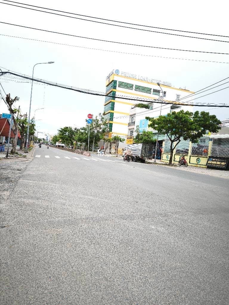 bán nhà đường chế lan viên tây thạnh 