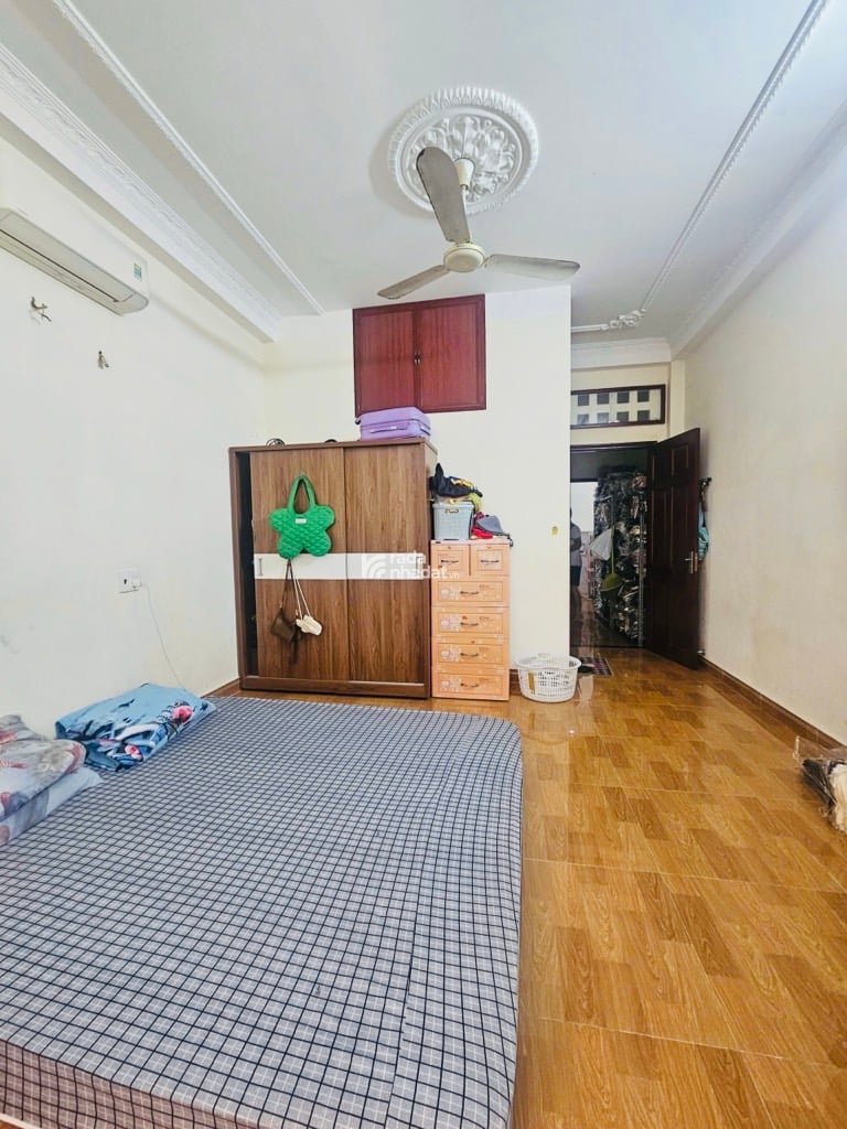 KHU CHỢ VẢI - HỒNG LẠC -TÂN BÌNH -DT: 4.3*14M - 4 TẦNG BTCT - 8 TỶ 5