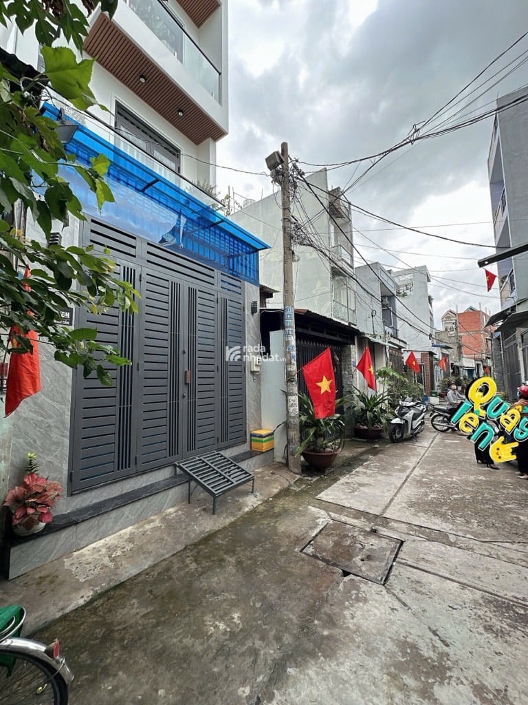 NHÀ LÊ ĐÌNH CẨN 4 TẦNG XE HƠI VÔ NHÀ - NHÀ ĐẸP CÓ THỂ Ở NGAY