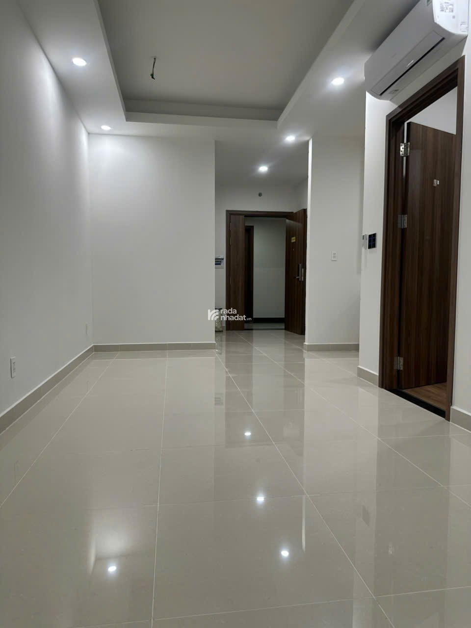 67m2 - Giá 3.75 tỷ thuế phí - 2PN2WC tầng 17 nội khu - Q7 Riverside