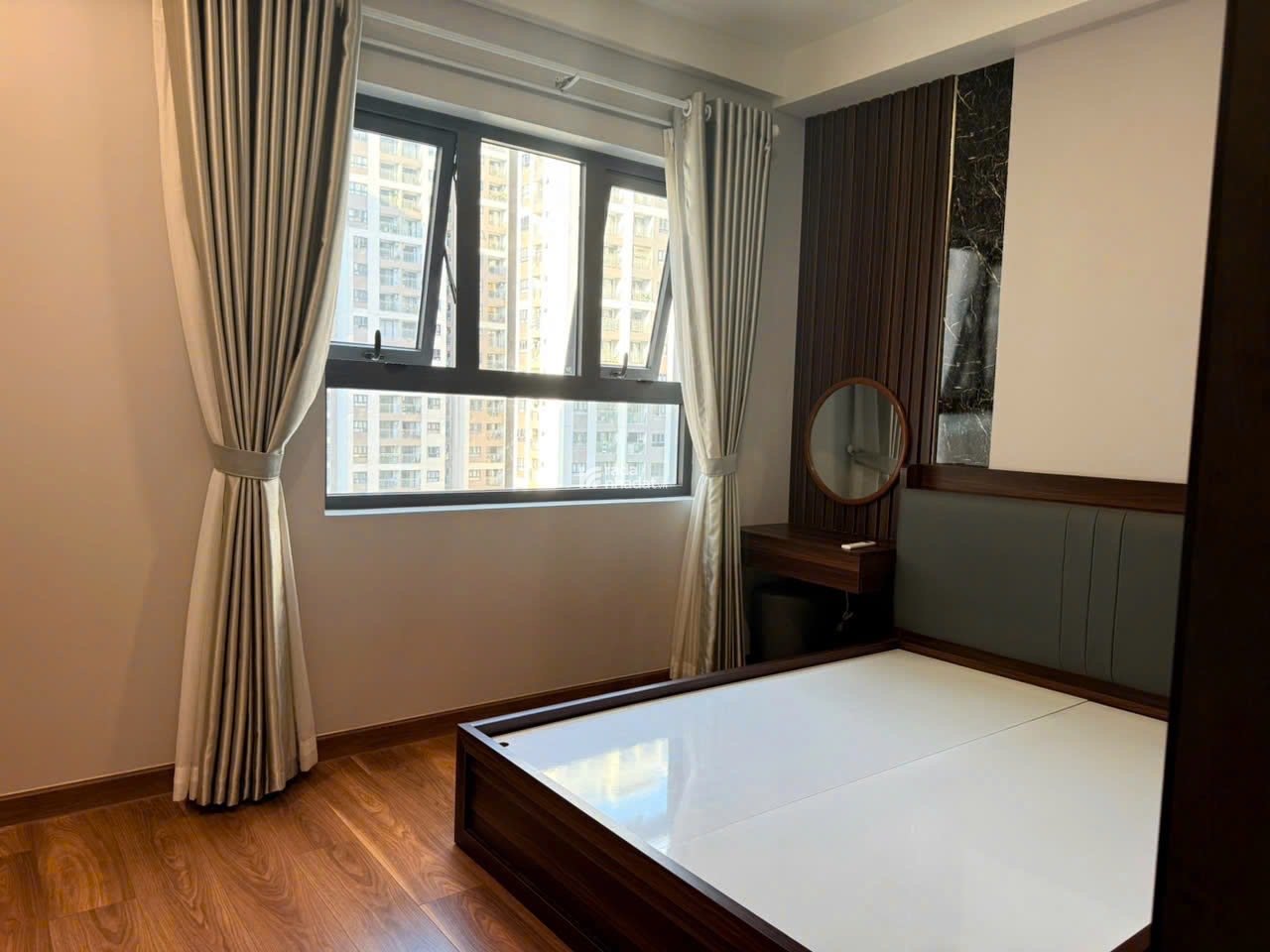 69m2 - Giá 3.85 tỷ có vay - Căn góc 2PN2WC full nội thất, Q7 Riverside