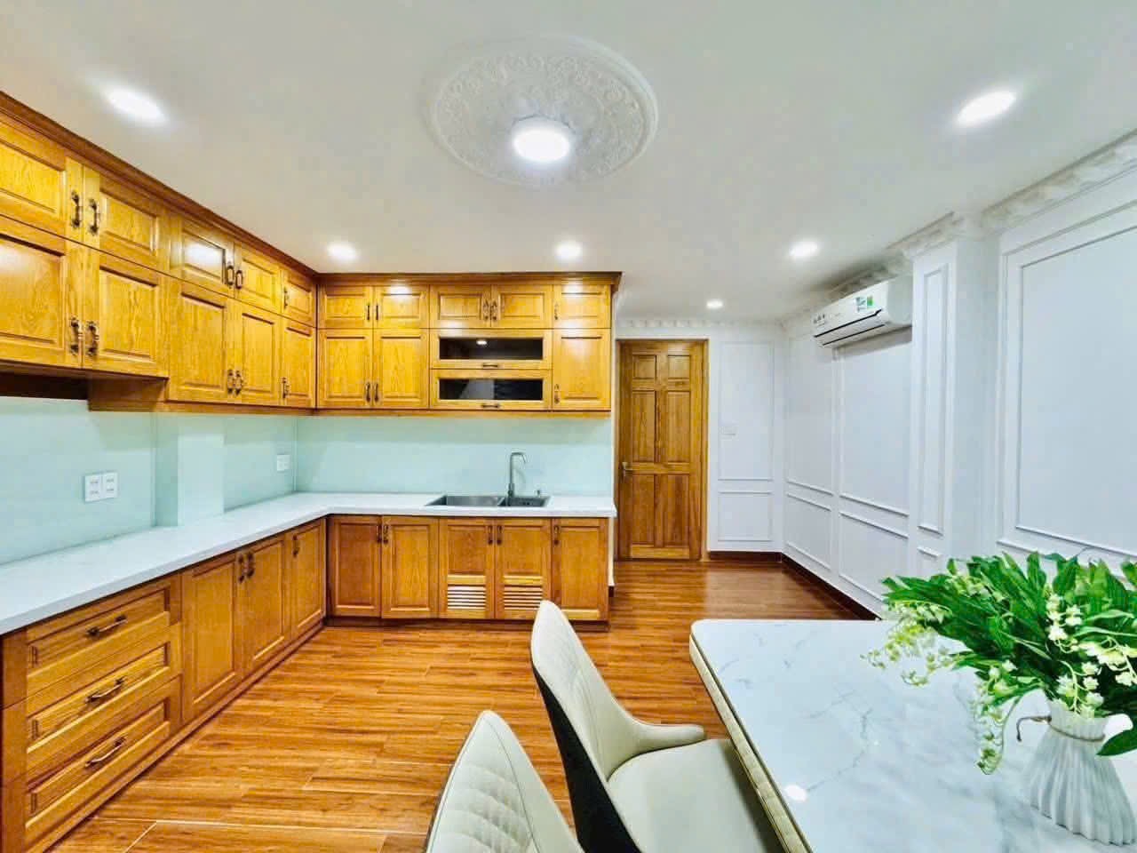 Siêu phẩm 56m2 đầy tiện nghi đường Lê Quốc Hưng Quận 4, SHR giá 3 tỷ 630 TL