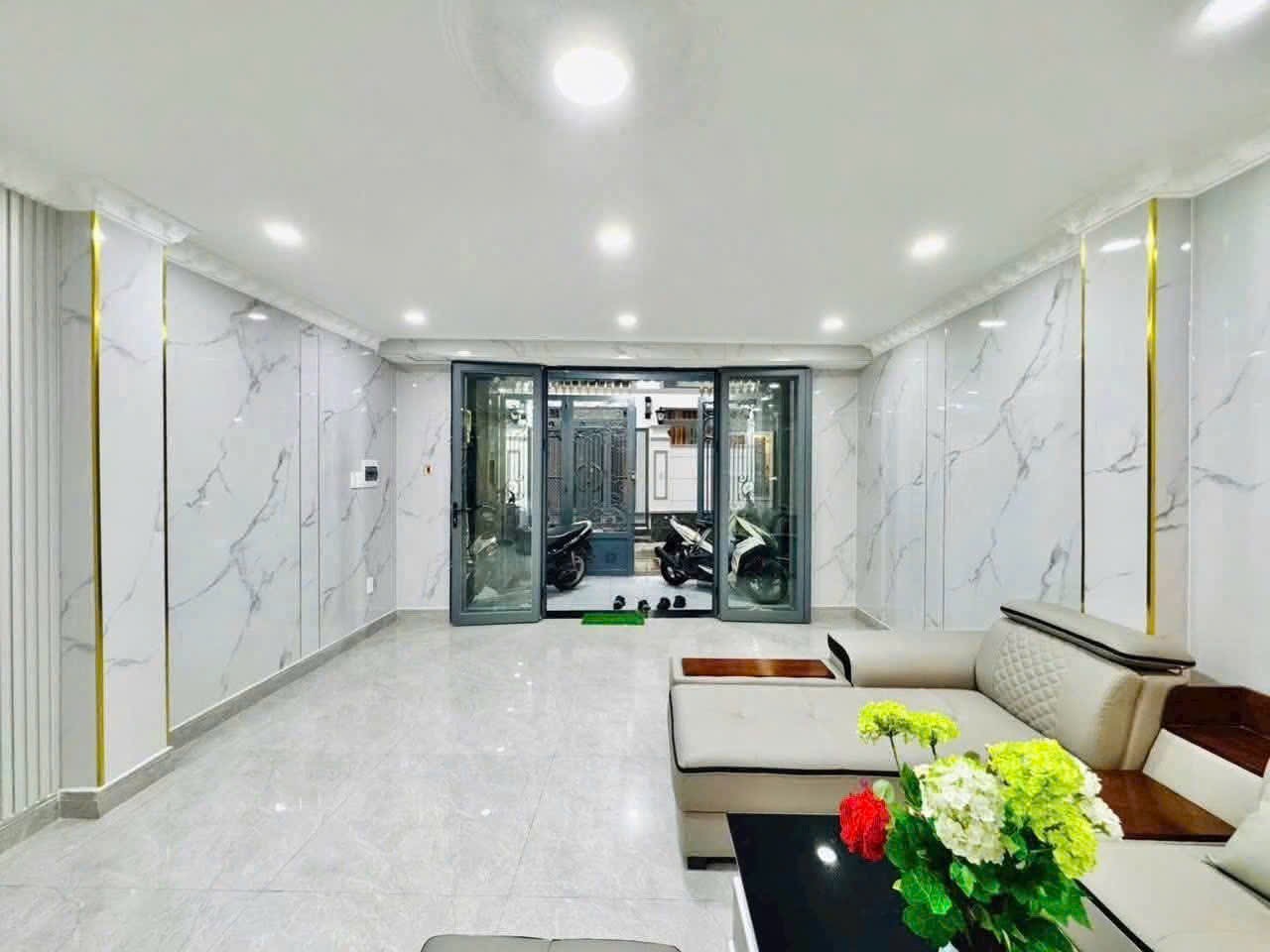 Siêu phẩm 56m2 đầy tiện nghi đường Lê Quốc Hưng Quận 4, SHR giá 3 tỷ 630 TL