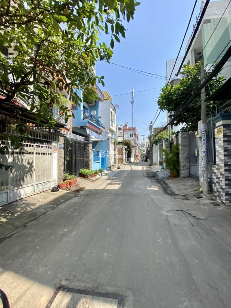 Bán nhà hẻm 6m Thoại Ngọc Hầu-ngang 8m-sổ vuông-khu phân lô-an ninh-giá tốt