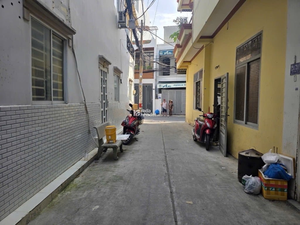 HẺM XE HƠI PHAN HUY ÍCH, TÂN BÌNH, 30M2 CÓ KC Ở NGAY. GIẢM 350TR CHỈ CÒN 4T TL 