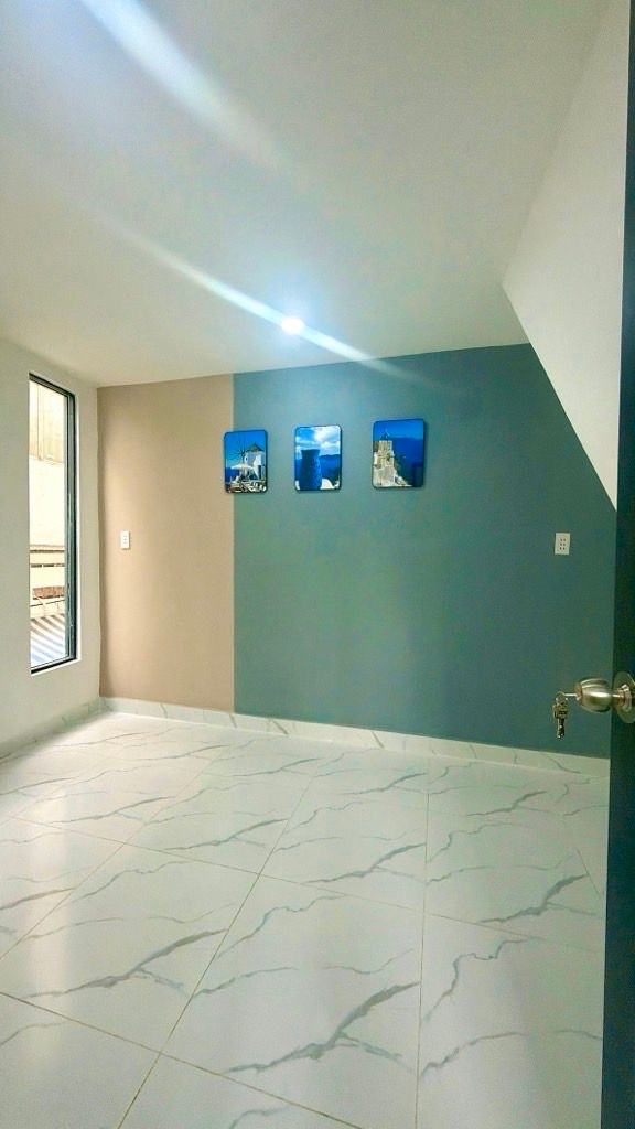 SIÊU PHẨM 3 TẦNG  CĂN HÓC KO LỘ GIỚI KO QUY HOẠCH -- DIỆN TÍCH SỬ DỤNG 40m2 - HẺM TRƯỚC NHÀ 3MBình 
