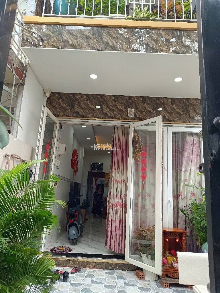 Bán nhà diện tích rộng 84m2 chỉ 6 tỷ nhỉnh ngang 4m dài 24m nhà 2 tầng 4 phòng