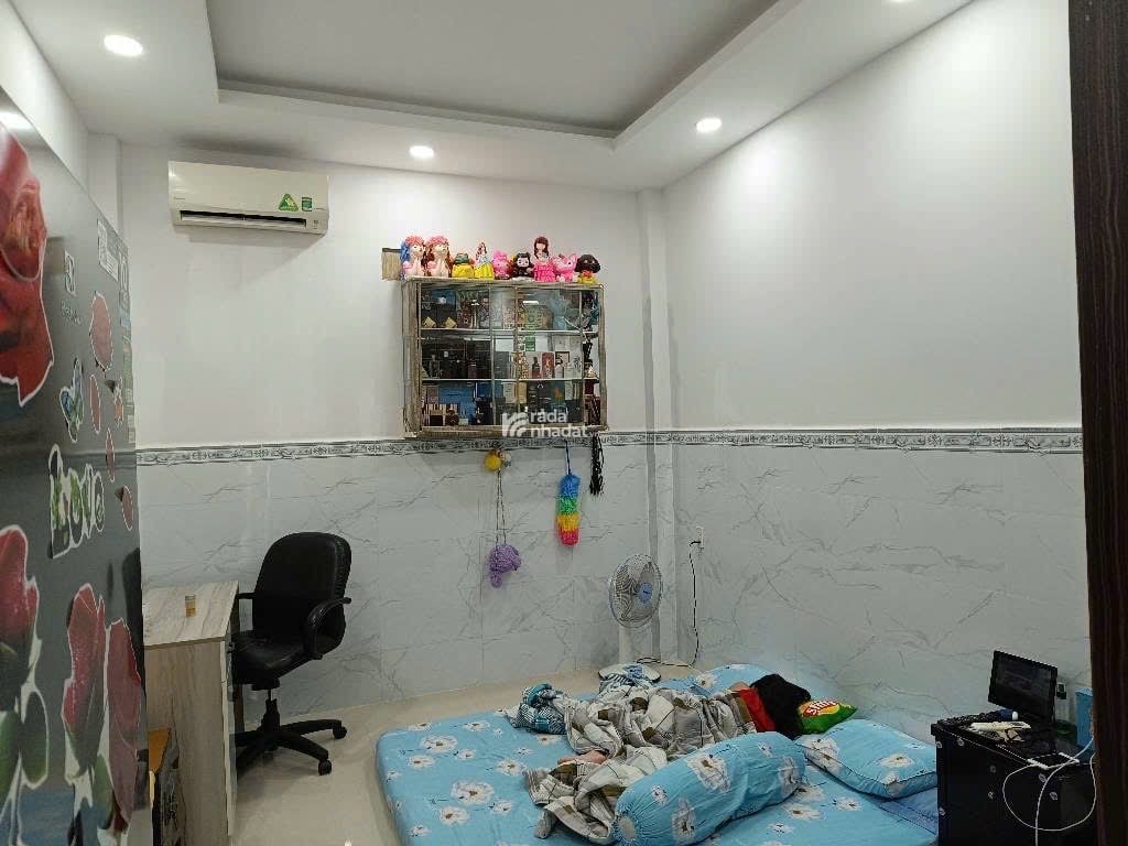 Bán nhà diện tích rộng 84m2 chỉ 6 tỷ nhỉnh ngang 4m dài 24m nhà 2 tầng 4 phòng