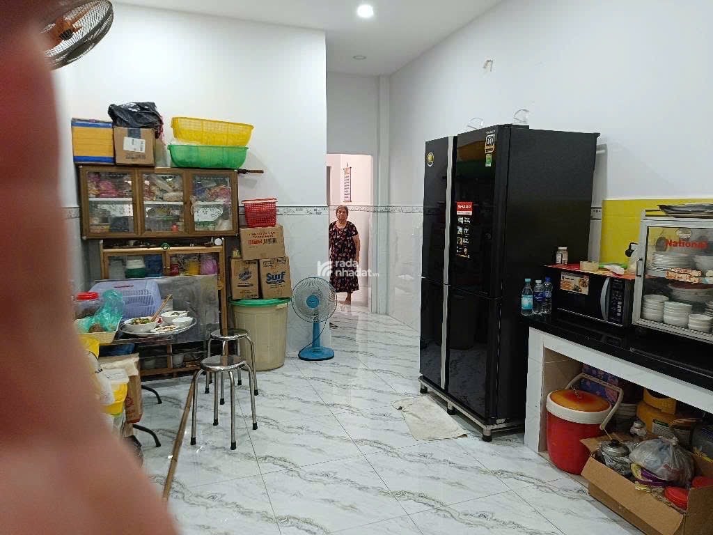 Bán nhà diện tích rộng 84m2 chỉ 6 tỷ nhỉnh ngang 4m dài 24m nhà 2 tầng 4 phòng