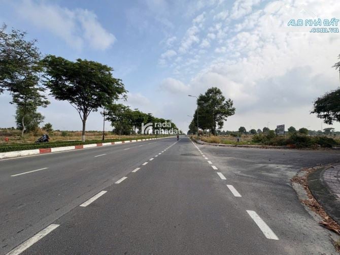 MẶT TIỀN VÀNH ĐAI 4 - VỊ TRÍ VÀNG KINH DOANH NHÀ TRỌ - CẠNH 8 KCN LỚN