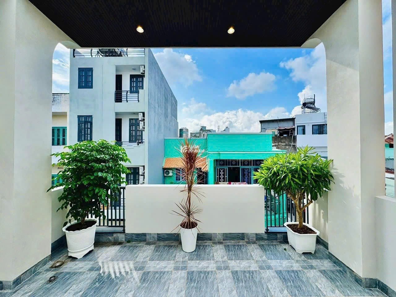 Nhà hẻm 1 xẹt đường Lạc Long Quân P8 Q. Tân Bình giá 2tỷ990tr DT 44m2, đang cho thuê 7tr/tháng