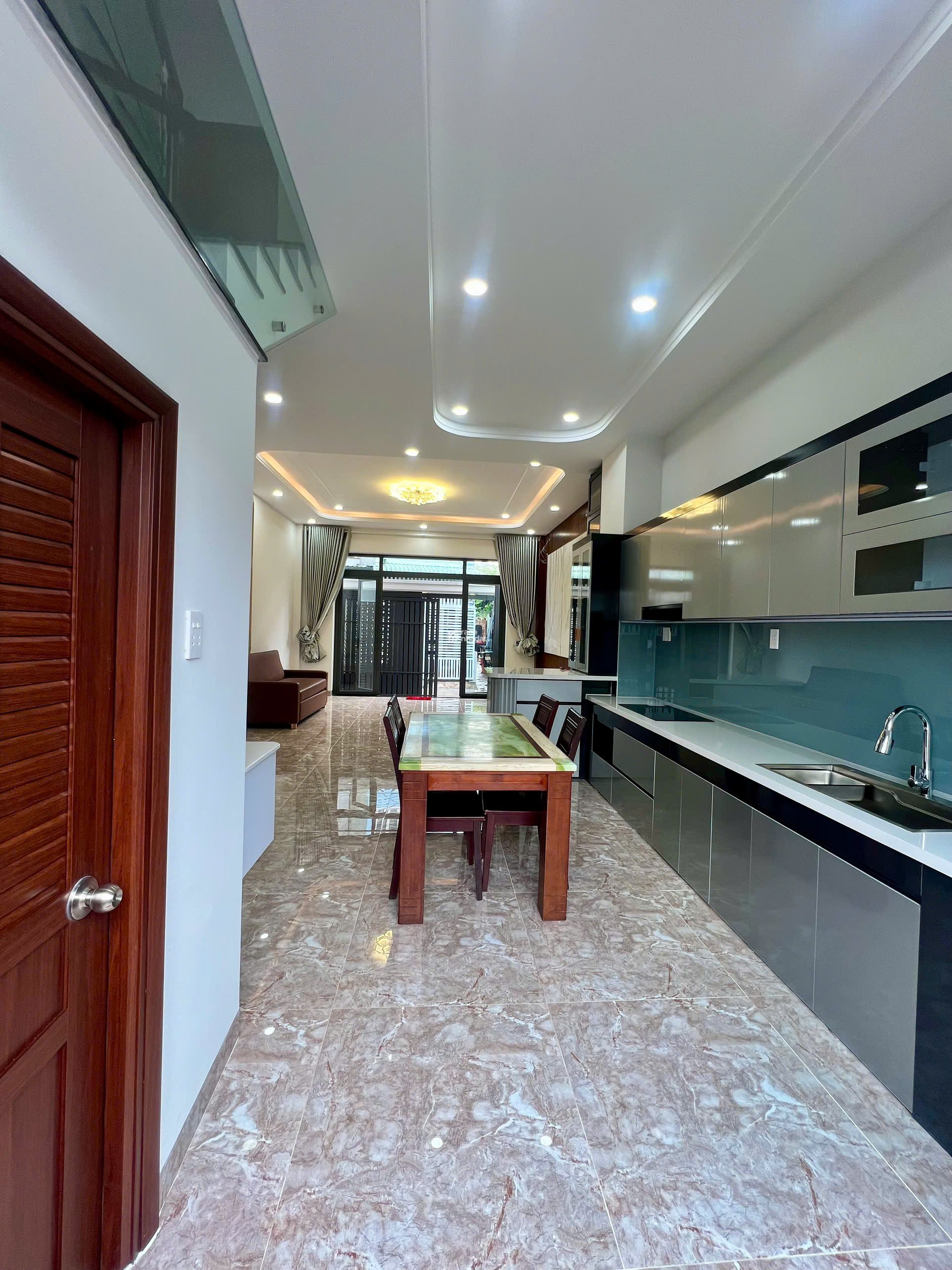 Nhà 3 Tầng Đẹp Mới Hẻm Lã Xuân Oai Gần Chợ Tăng Nhơn Phú A, Quận Sổ Sạch, Ô Tô Vào Nhà, gần Khu CNC