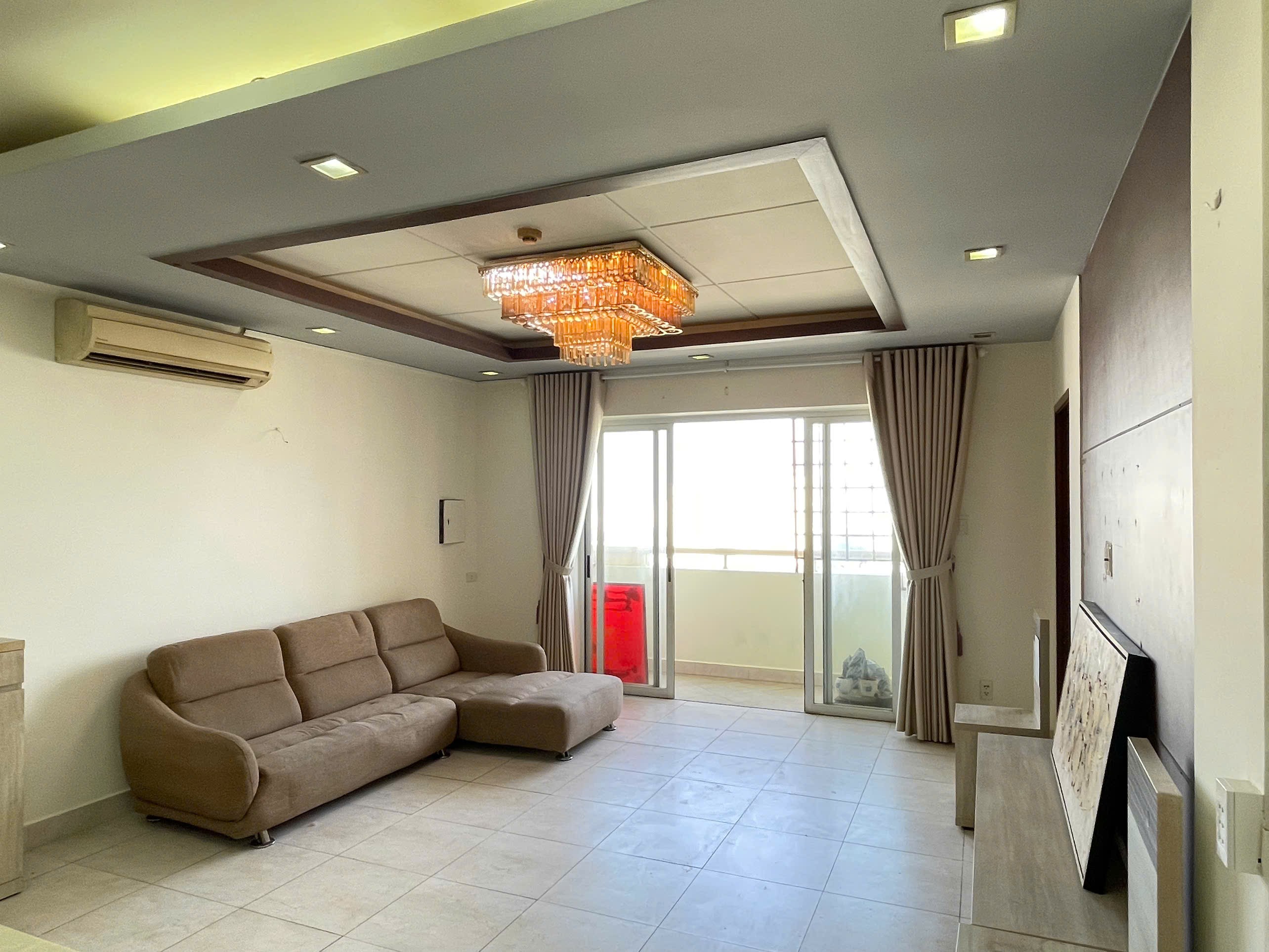 BÁN CĂN HỘ HÙNG VƯƠNG PLAZA _ 130M2 _ CÓ SUẤT OTO _ SHR