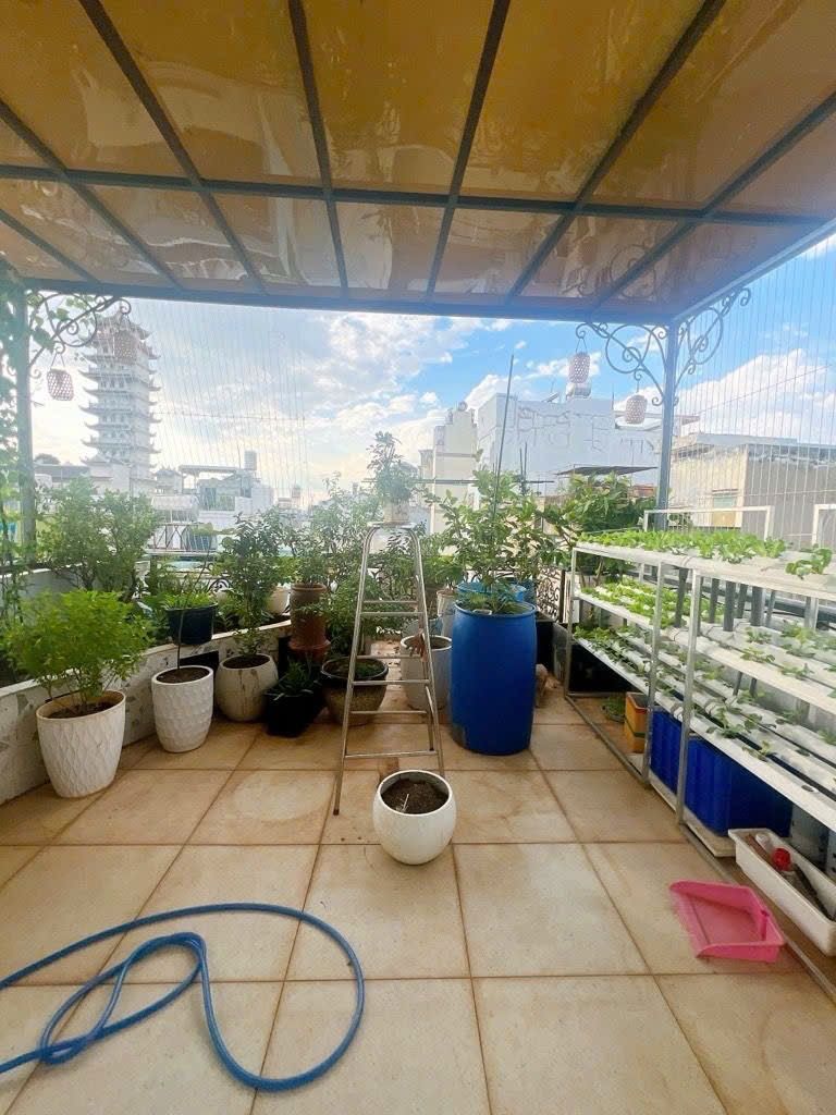 Hẻm 6m Lê Thúc Hoạch, 78m2, 5.3x15m, 4 tầng mới đẹp, 5PN, full Nội thất