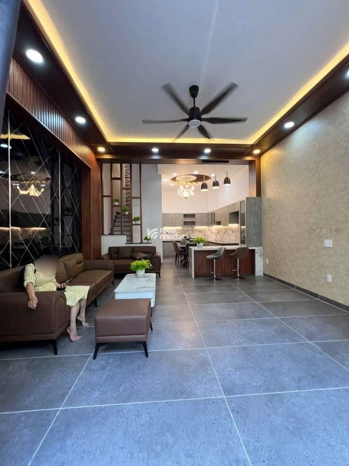 Chính chủ bán nhà phố 3 tầng 65m2 TP. Tân An chỉ 1.9tỷ