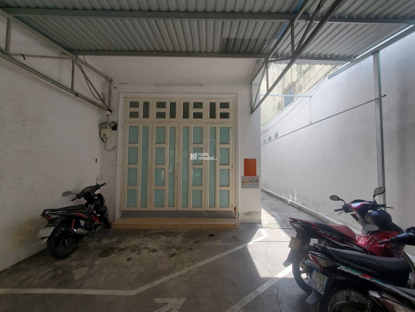 HẺM XE HƠI XÔ VIẾT NGHỆ TĨNH, BÌNH THẠNH, 200M2 TIỆN XÂY MỚI. GIẢM 350TR CHỈ CÒN 21.9T TL 