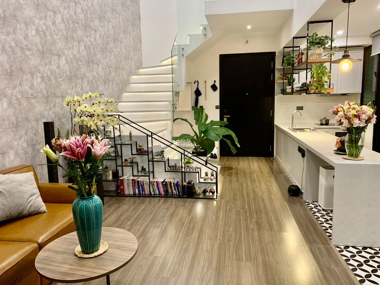 Sang nhượng căn 4 phòng ngủ Sky Villa nội thất cơ bản tại Feliz En Vista. Giá 18.5 tỷ (Bao hết)