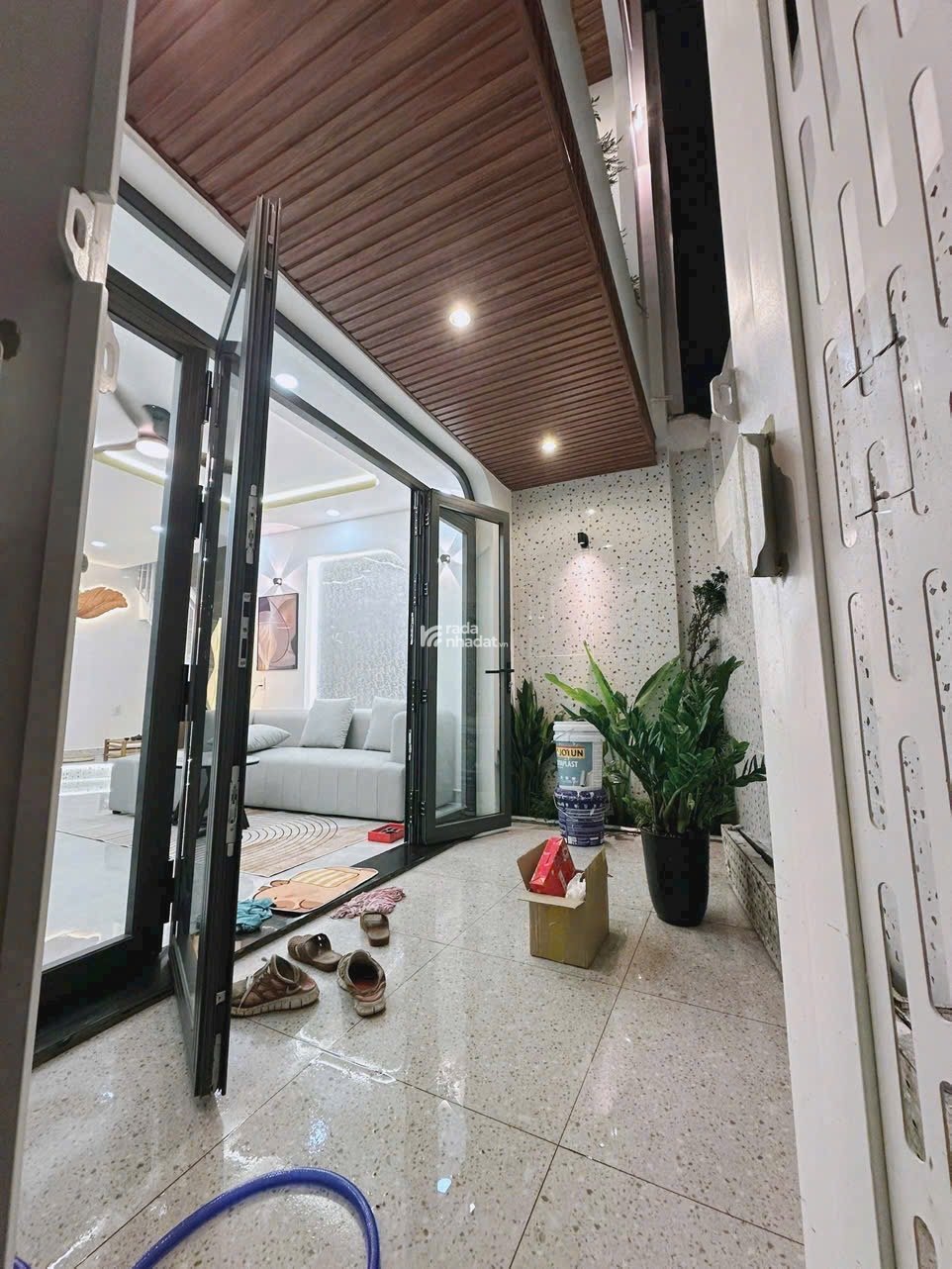 BÁN NHÀ NGAY HÀNG XANH, Bình Thạnh - 4 Tầng MỚI xây, Tặng full nội thất cao cấp - Giá 8.95 Tỷ TL