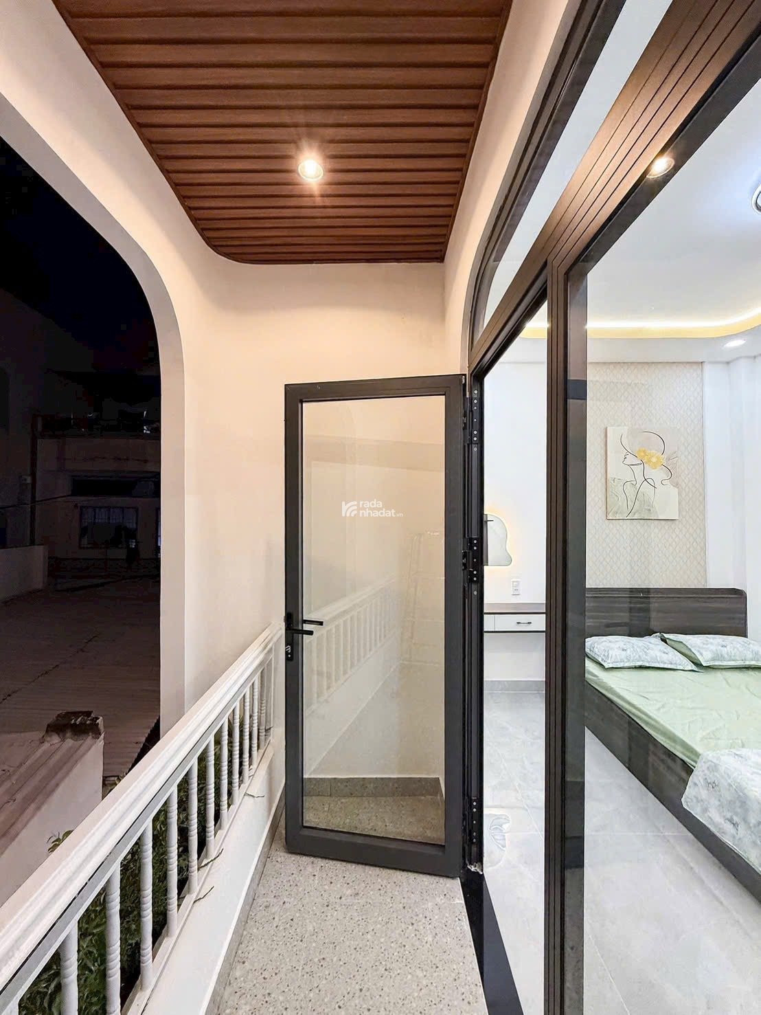 BÁN NHÀ NGAY HÀNG XANH, Bình Thạnh - 4 Tầng MỚI xây, Tặng full nội thất cao cấp - Giá 8.95 Tỷ TL