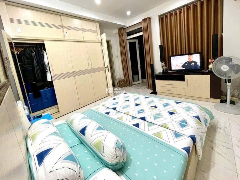 BIỆT THỰ SÂN VƯỜN, 5 TẦNG, VIEW ĐẸP, HẺM XE HƠI, 6PN, CHÍNH CHỦ CẦN BÁN GẤP GIÁP QUẬN 1
