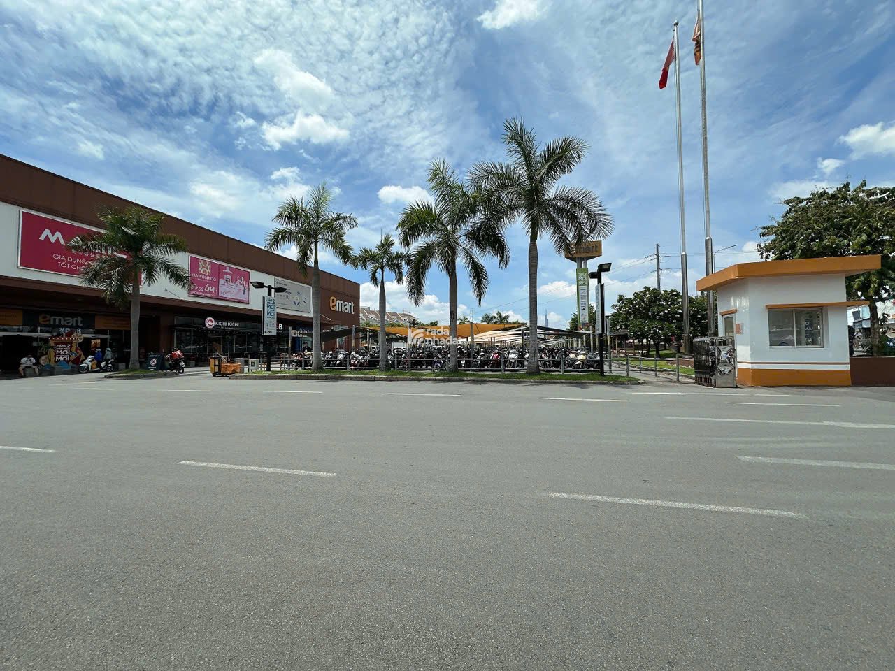 Hiếm nhà bán hẻm 497 Phan Văn Trị ngang 5.2m 4 lầu 90m2 vừa ở vừa KD ngay Emart 12.3 tỷ.