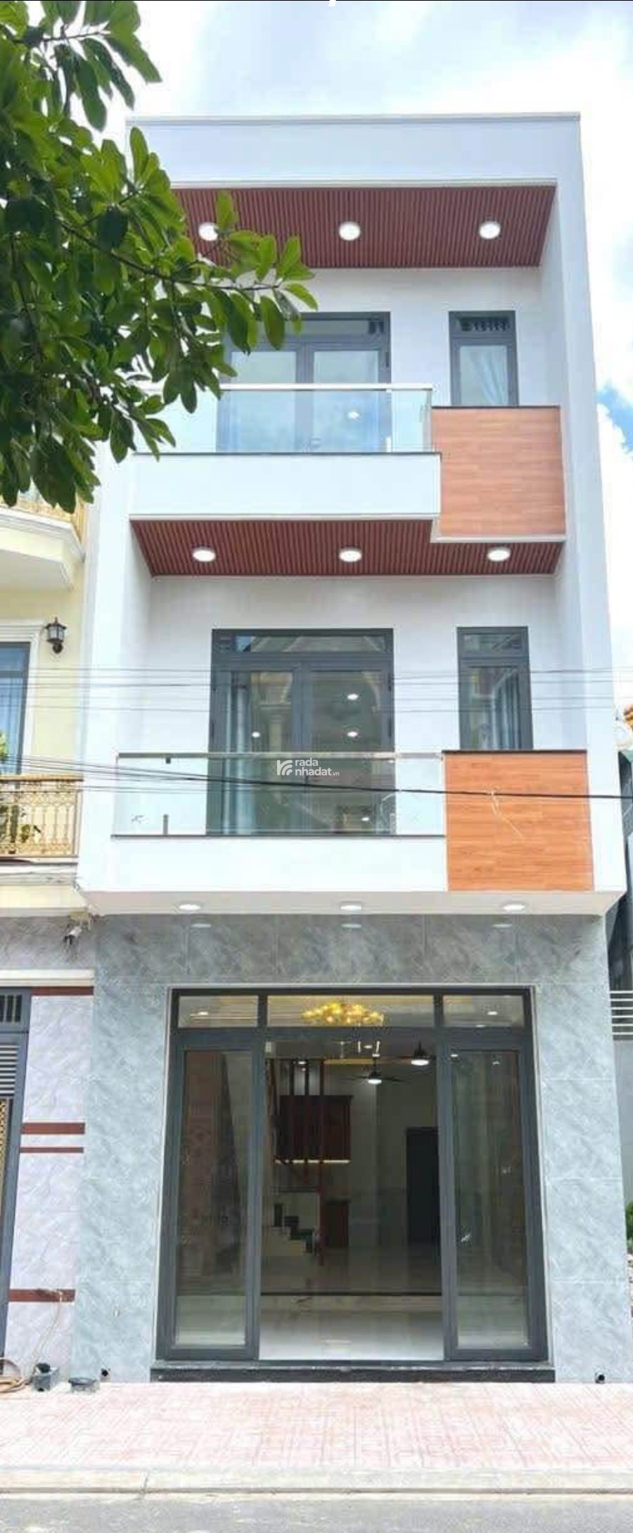 Bán nhà đường Hoàng Diệu, phường 8, Quận 4, 3 lầu hẻm xe hơi SHR