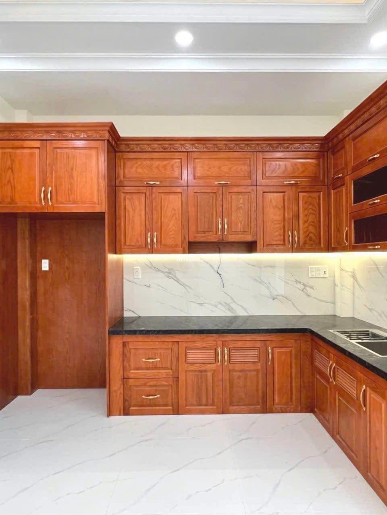 Bán nhà đường Hoàng Diệu, phường 8, Quận 4, 3 lầu hẻm xe hơi SHR