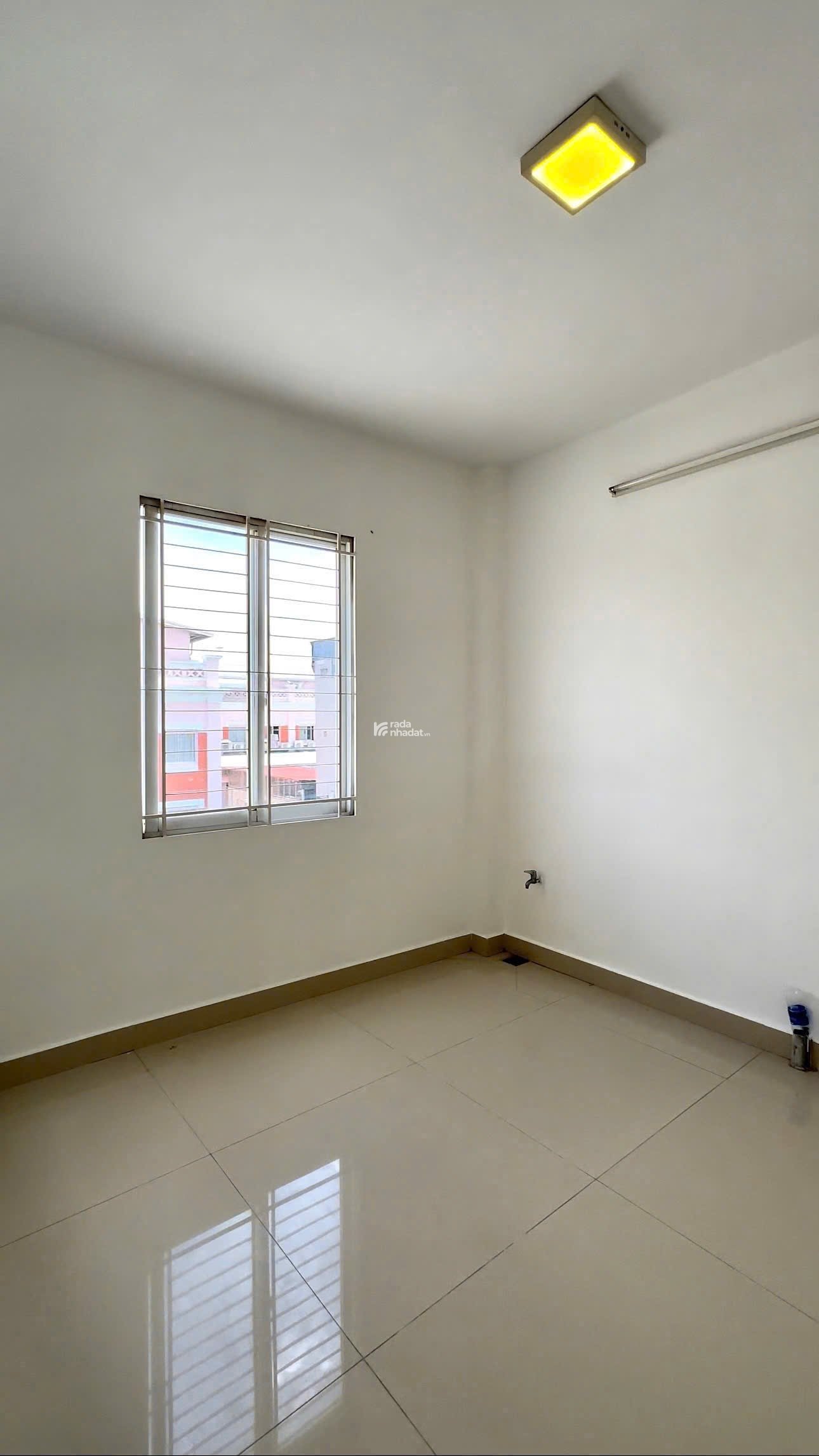 - NHÀ LÃNH BÌNH THĂNG 2 lầu hẻm oto P12 Q11  