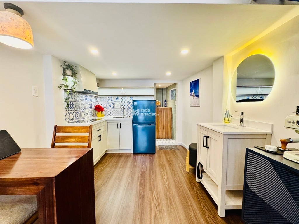 CHỈ 5.XTY BỚT LỘC - NHÀ HẺM SEC XE TẢI ĐỔ CỬA NGAY KHU VIP PHAN XÍCH LONG - THIẾT KẾ ĐẸP - 3 TẦNG