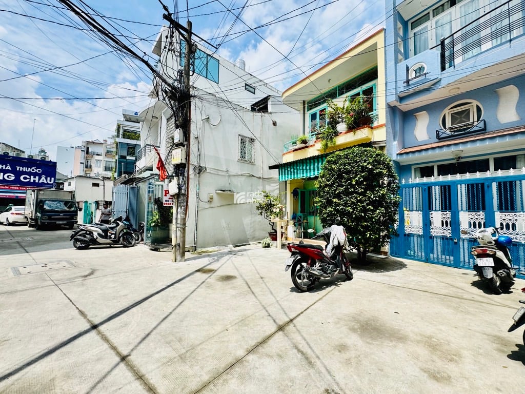 CHỈ 5.XTY BỚT LỘC - NHÀ HẺM SEC XE TẢI ĐỔ CỬA NGAY KHU VIP PHAN XÍCH LONG - THIẾT KẾ ĐẸP - 3 TẦNG