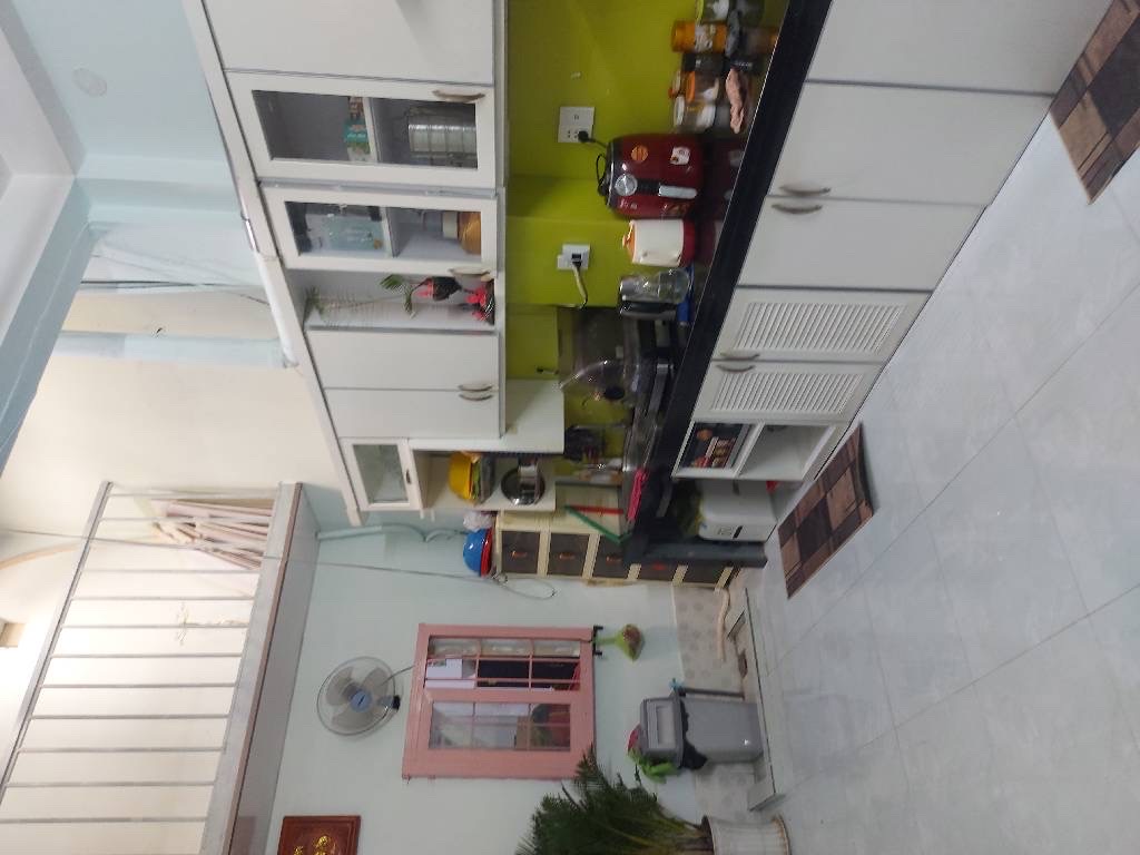  Nhà vừa ở vừa kinh doanh, hiện đang mở PHÒNG KHÁM.